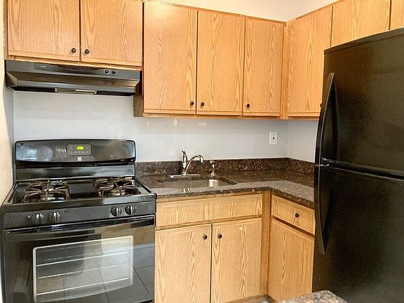 4th image of 1376 Putnam Ave Floor 2