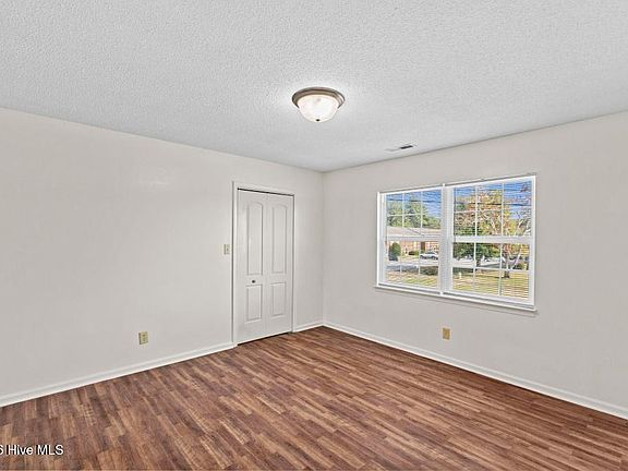 5th image of 2318 Indian Dr APT B5