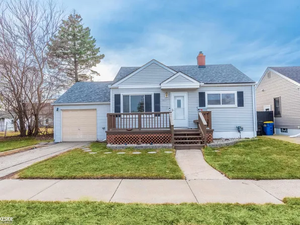 28627 Maple St, Roseville, MI 48066