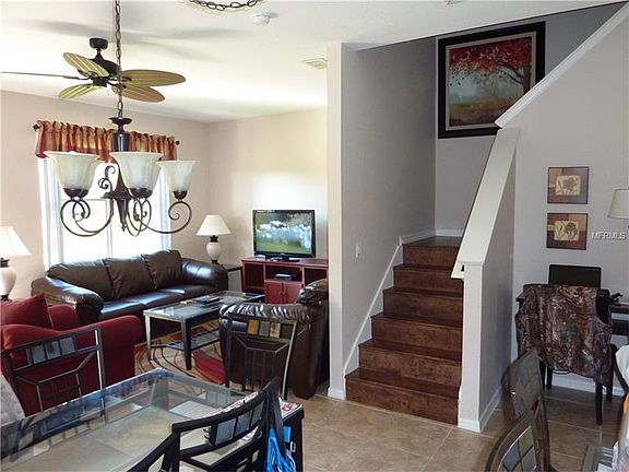 4th image of 926 Calabria Ave