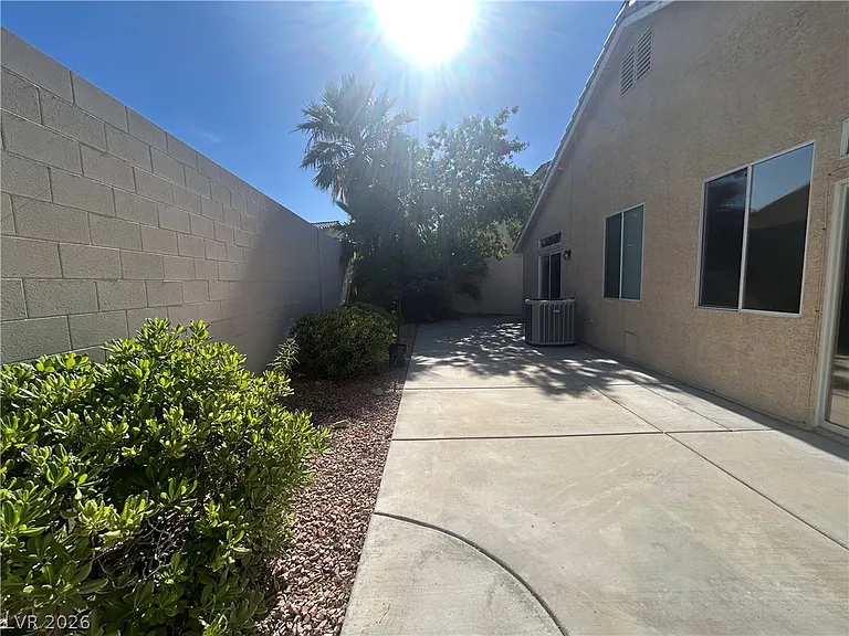 9737 Derbyhill Cir — Photo 17