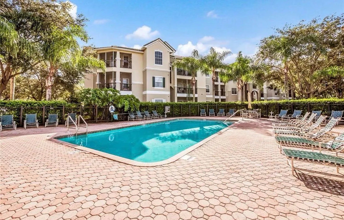 2 bed, 1164 sqft, $2,000 — Photo 2