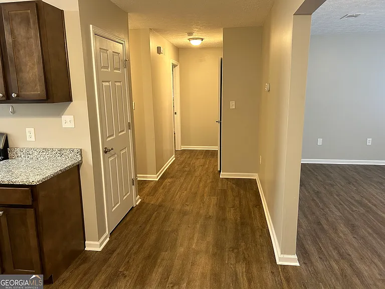 307 N Church St #B1 — Photo 3