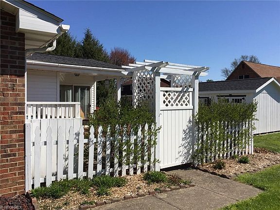 2nd image of 216 Lindsey Ave