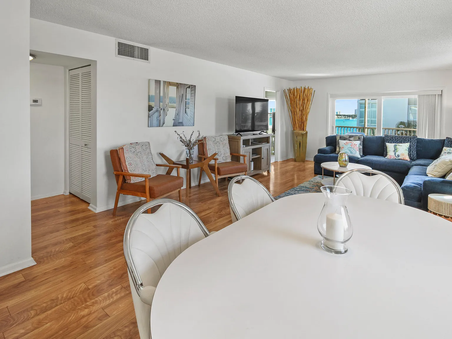 2 bed, 2.0 bath, 1194 sqft, $2,800 — Photo 3