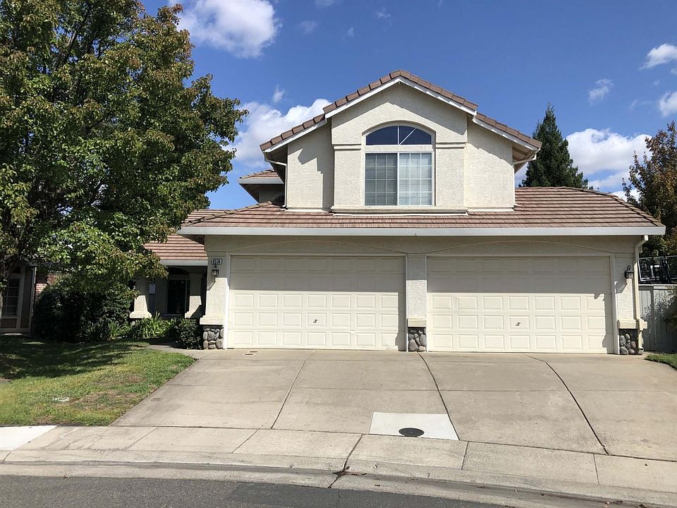 2nd image of 8536 Chamonix Way