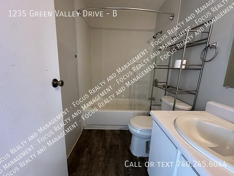 1235 Green Valley Dr #B — Photo 6