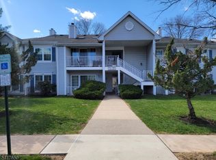 3904 Graham Ct BLDG 39 #B2, Bridgewater Twp., NJ 08807