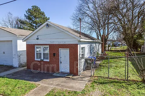 1126 44th St Photo 1