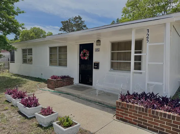 325 Avon Ln, Mary Esther, FL 32569