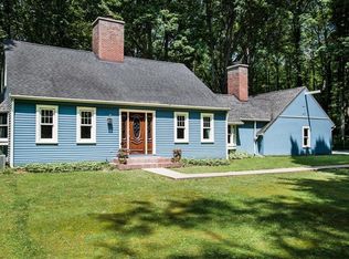 1461 E Cruikshank Rd, Valencia, PA 16059