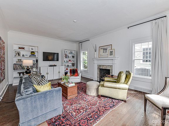 5th image of 115 N Green St