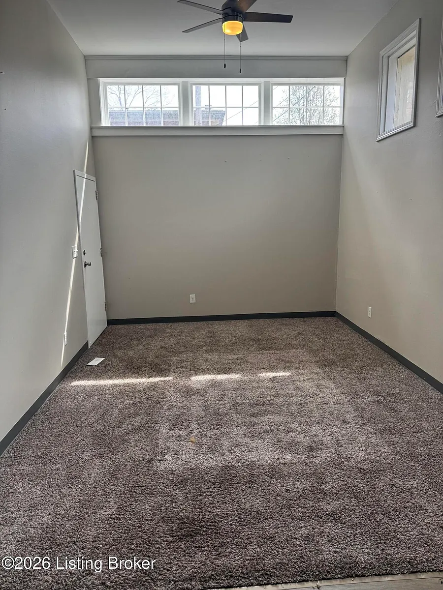 Building Photo - 2807 Dumesnil St #101