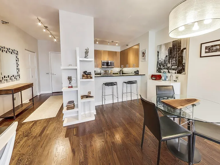 330 N Jefferson St #1703 — Photo 10