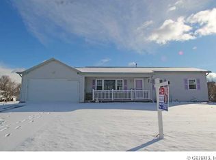 74 Markie Dr E, Rochester, NY 14606