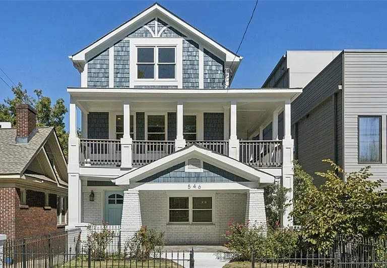 546 Highland Ave NE — Photo 1
