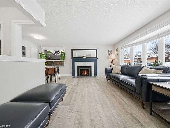 4th image of 19 Hiram Rd