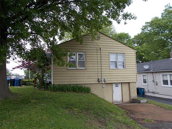 3rd image of 8346 Acorn Ave