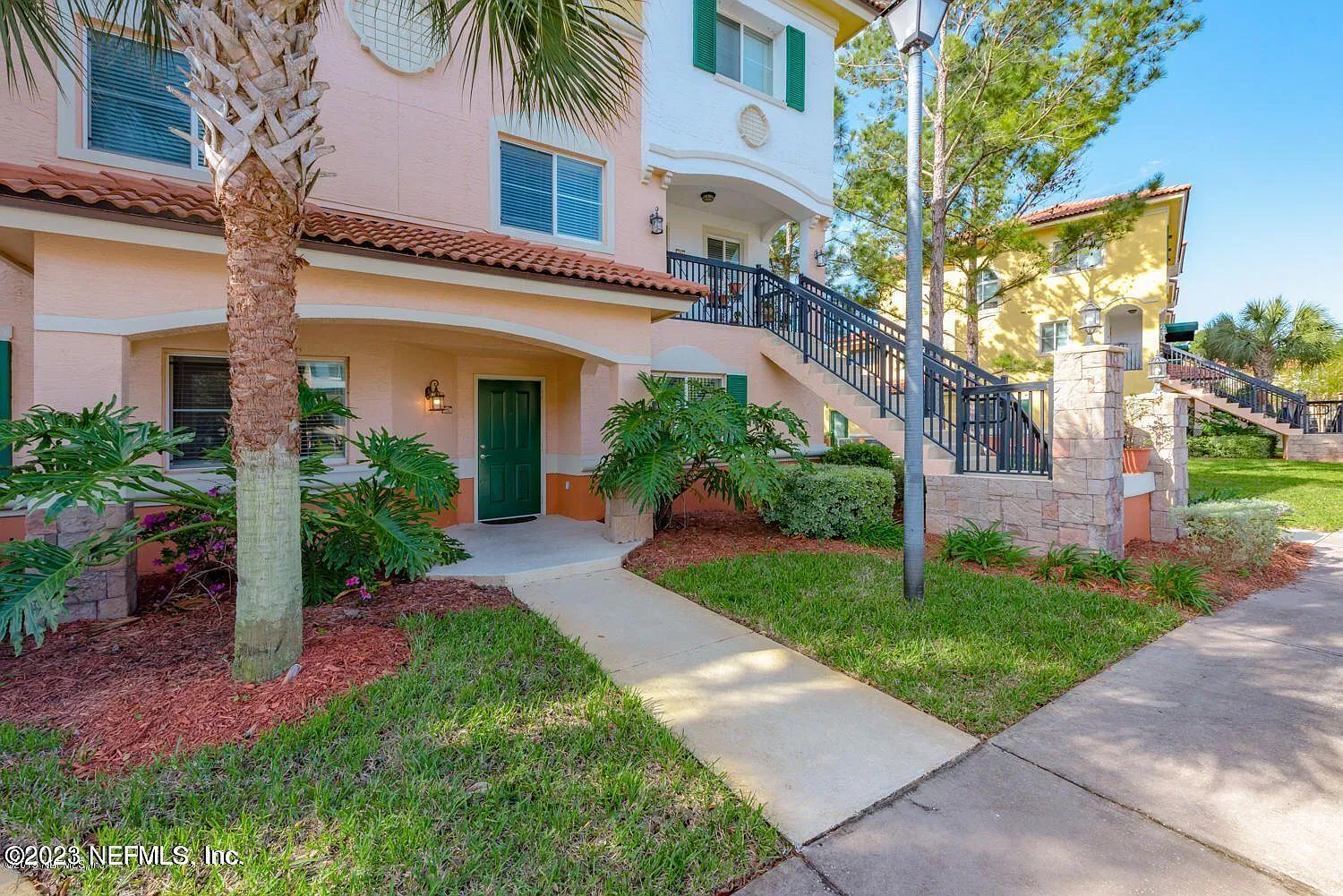 3 bed, 2.0 bath, 1262 sqft, $1,895 — Photo 1