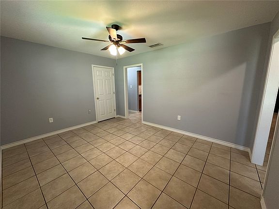 3rd image of 2201 Timberline Dr