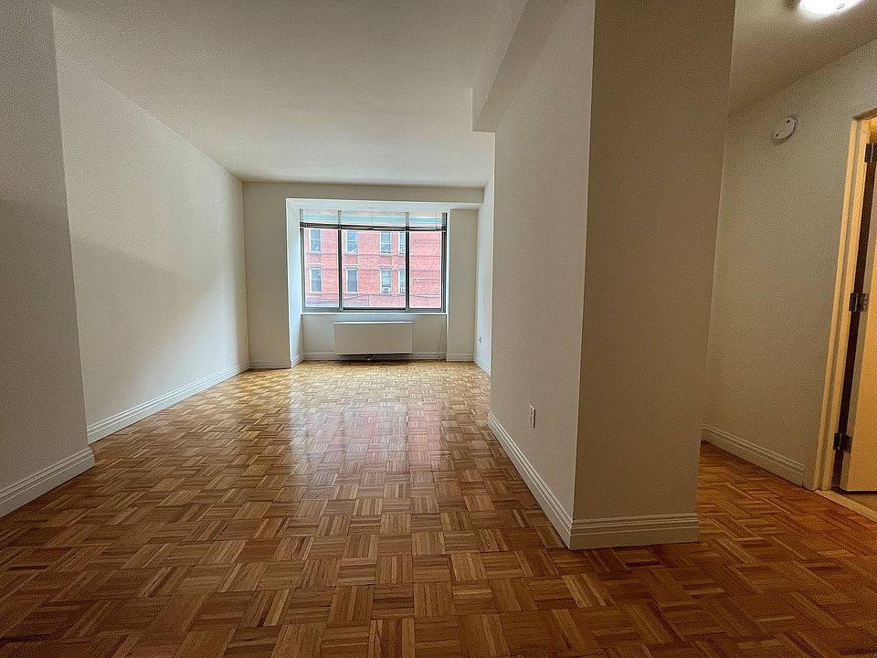 1st image of 1500 Lexington Ave APT 3B