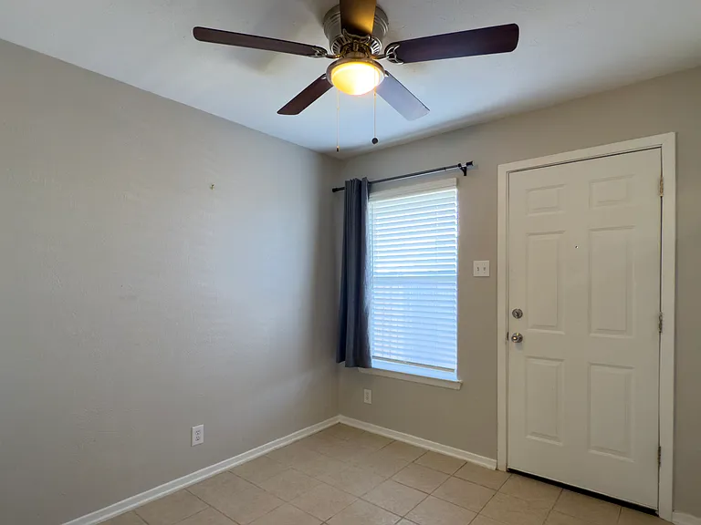 1905 W Morton St #20 — Photo 12