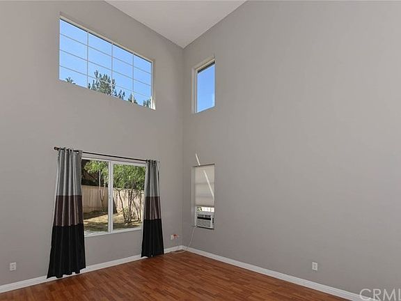 4th image of 1618 Carriage Cir