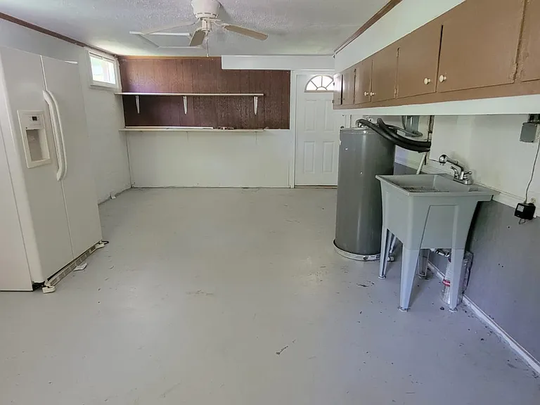 110 Hawthorne Ln — Photo 13