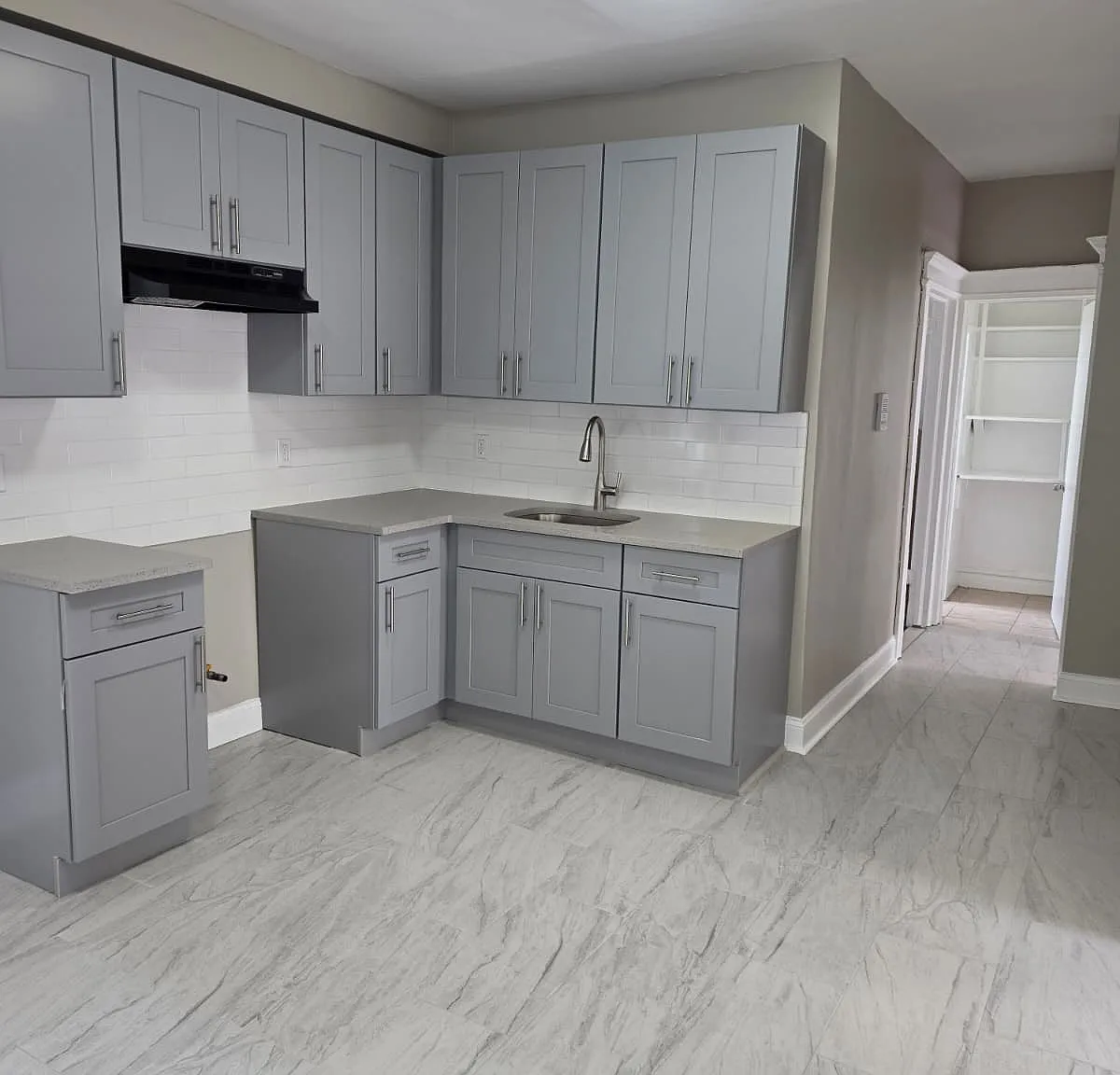 3 bed, $2,025 — Photo 2
