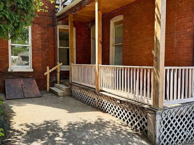 18 N Pine St #1 — Photo 10