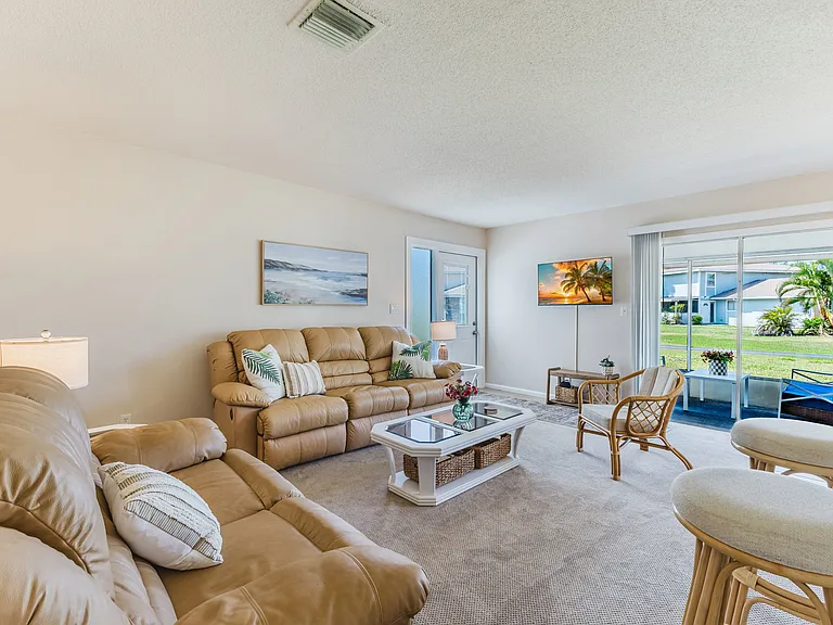 5840 Vancouver Cir #2 — Photo 5