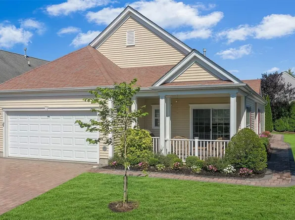 58 Louden Loop #58, Mount Sinai, NY 11766