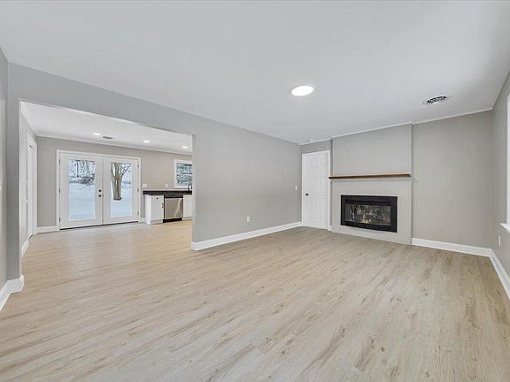 5th image of 1020 Boones Mill Rd