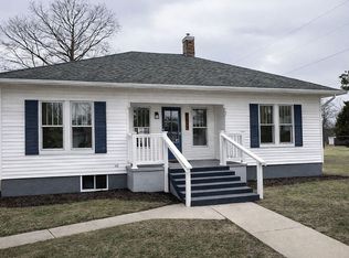 15705 Vivian St, Sesser, IL 62884