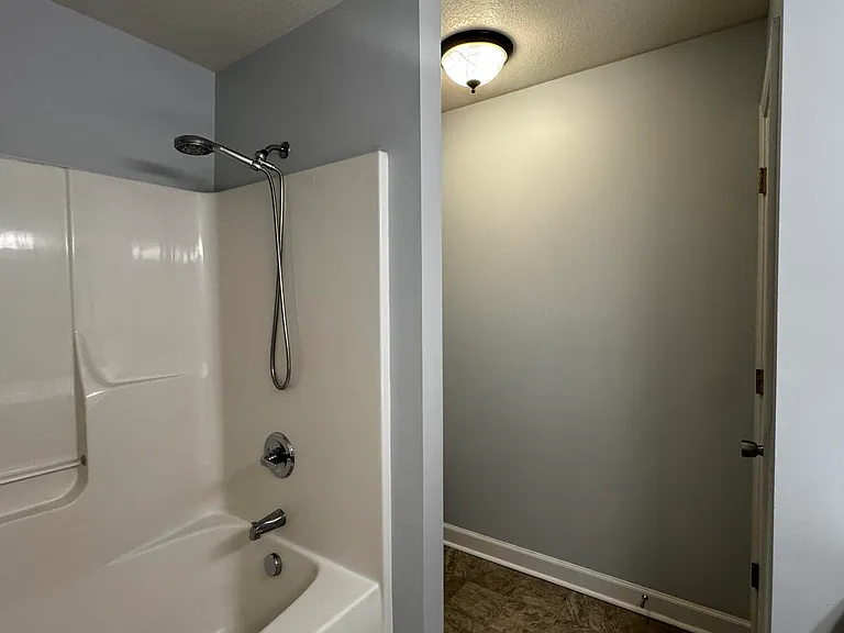 101 Bridgewood Dr — Photo 12