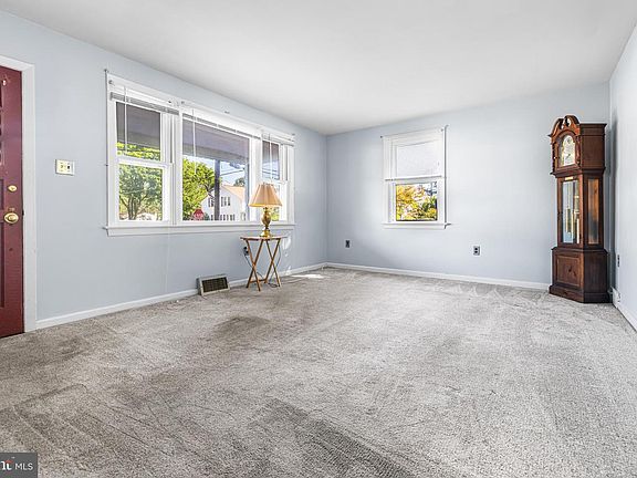 3rd image of 681 Hamel Ave