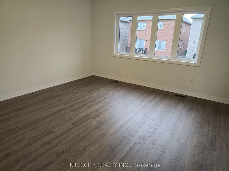 45 Pembrook St #UPPER — Photo 15
