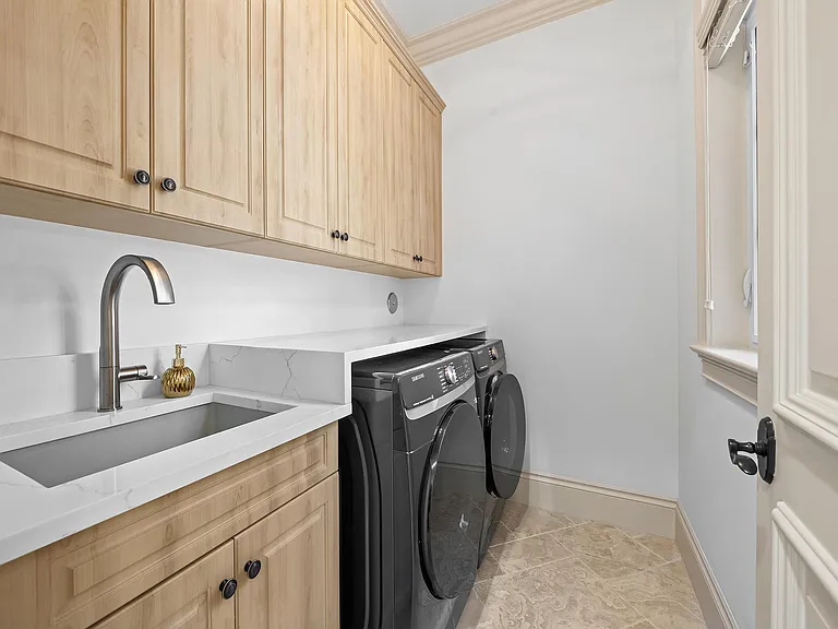 639 Middle River Dr — Photo 45