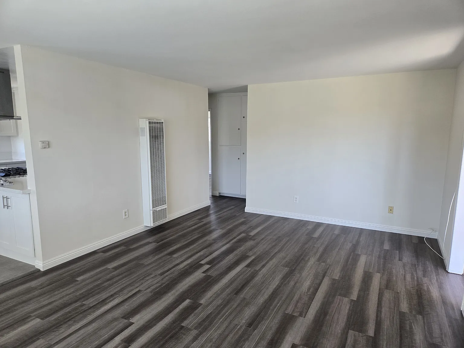 3 bed, 1200 sqft, $3,895 — Photo 4