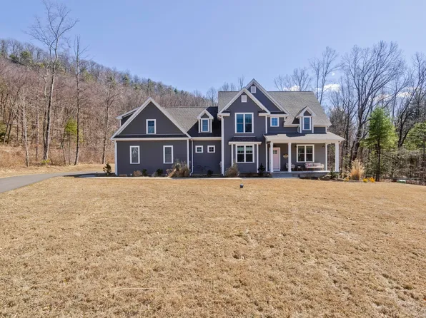 3 Metacomet Lane, Suffield, CT 06093