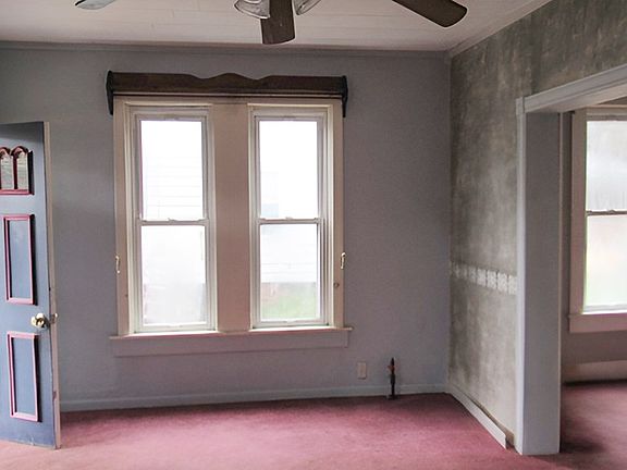 5th image of 106 Vine St