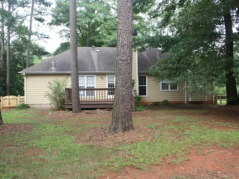 152 Stonybrook Dr — Photo 5