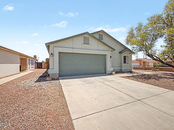 3rd image of 10943 W RUTH Avenue