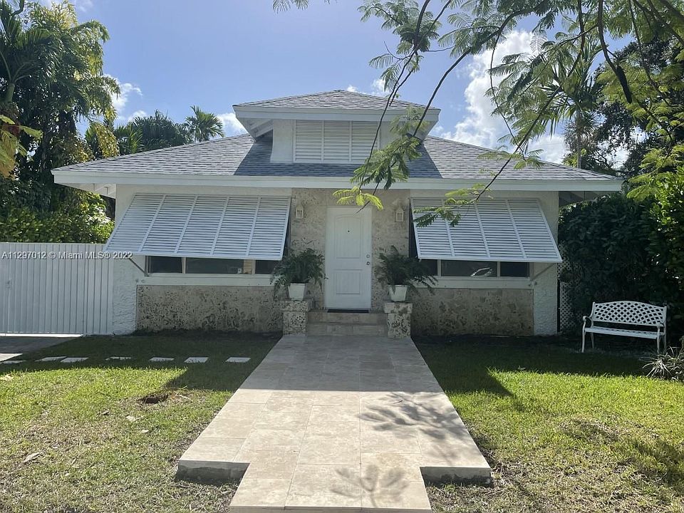 2nd image of 1612 SW 12th St #1612