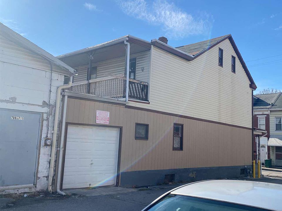 2nd image of 33 N Franklin St
