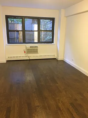 Rented by Solil Management | media 9