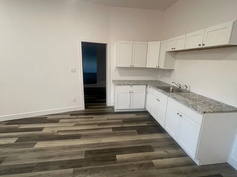 26025 Nova Ln — Photo 2