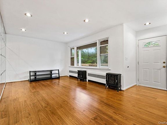 3rd image of 21 Frankford Street