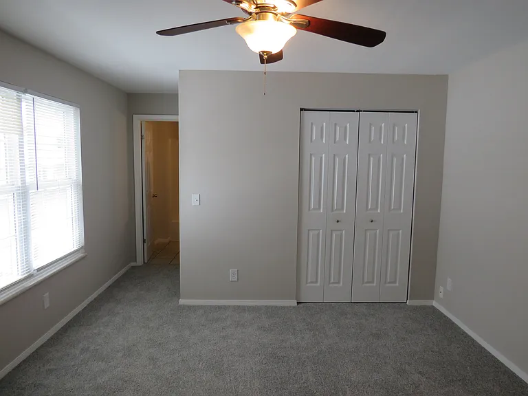 244 Carriage Ct — Photo 31