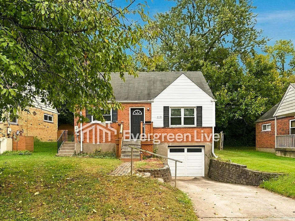 978 Covedale Ave
